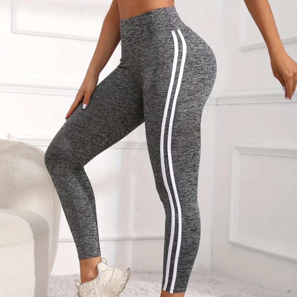 ❌SOLD❌❌ High Waist Yoga Leggings 🩶 - Picture 4 of 8